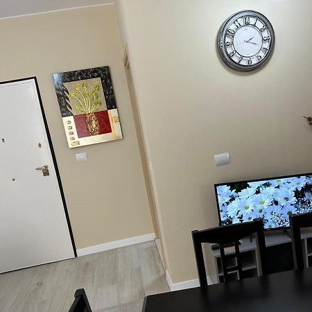 Holiday House Durrës Esterno foto
